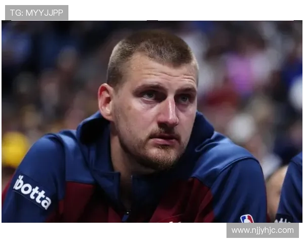 奥拉朱旺低位背打压制约基奇传控